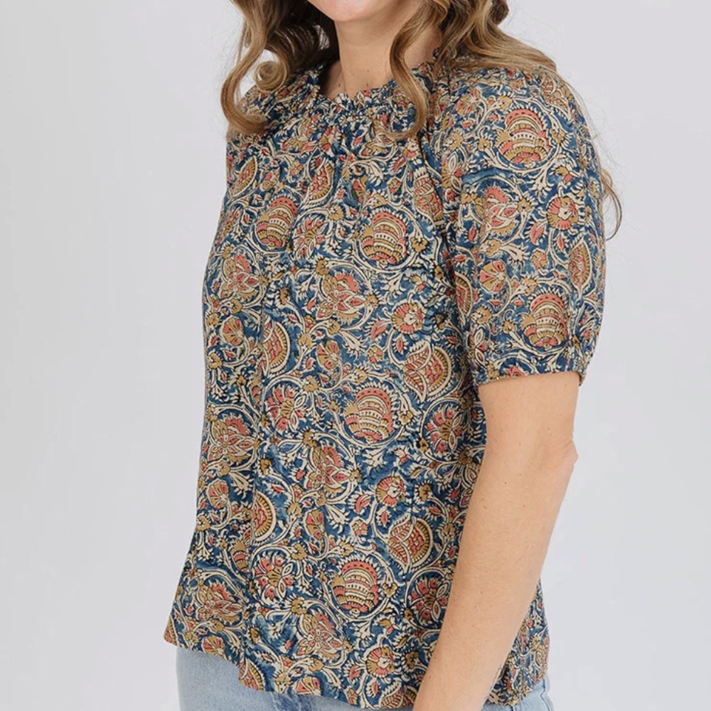 Puff sleeve top